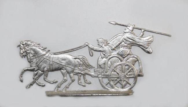 keltischer Streitwagen mit Lenker und Krieger im Angriff