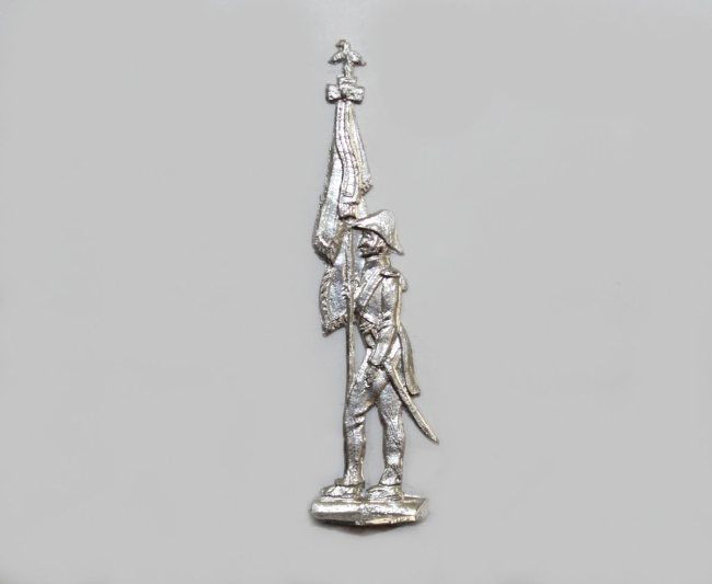 Marine Artillerie (1813) im Halt, Adlerträger