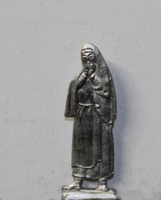 Frau im Winterkleid, auch als Nonne verwendbar