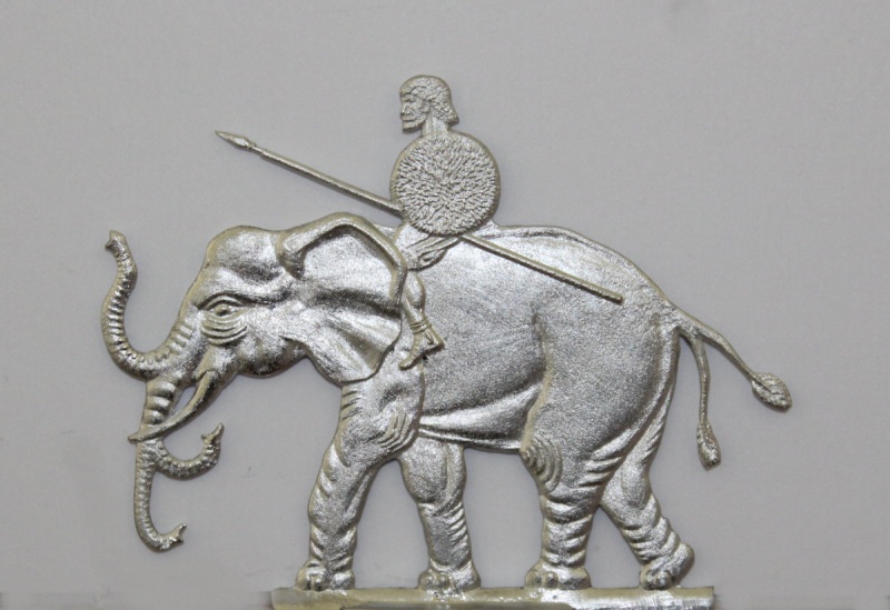 Elefant mit aufsitzendem Krieger