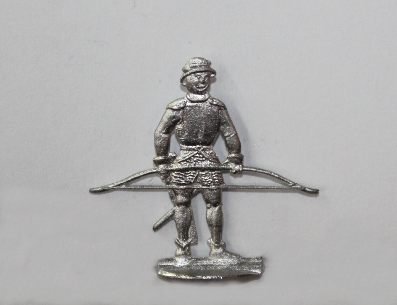 Bogenschütze frontal, Bogen waagerecht haltend