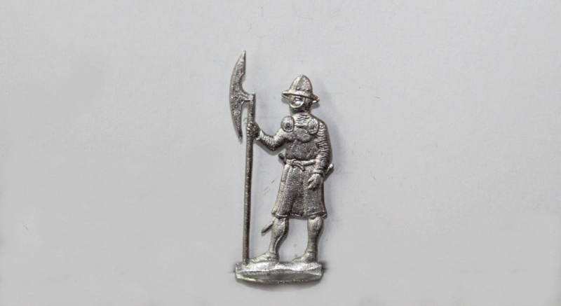 Serjant mit Eisenhut und Stangenaxt