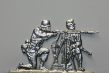 2 Soldaten mit Maschinengewehr